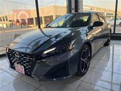 نيسان ألتيما